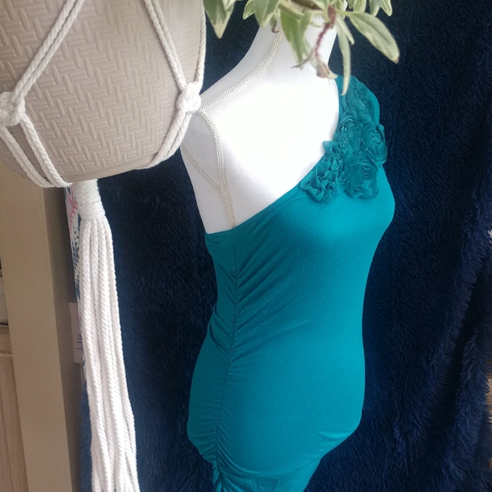 One sleeved turquoise mini